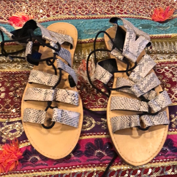 Sandals - Picture 1 of 3